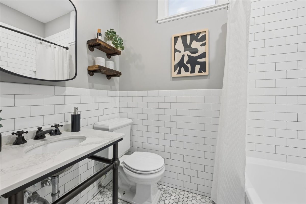 2151 North Seminary Avenue, Unit B Chicago, IL 60614 - Photo 14 of 23