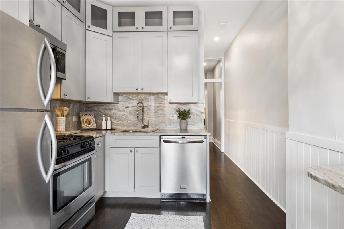 2151 North Seminary Avenue, Unit B Chicago, IL 60614 - Photo 18 of 23