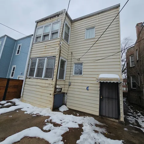 $182,900 | 919 North Long Avenue, Chicago, IL 60651