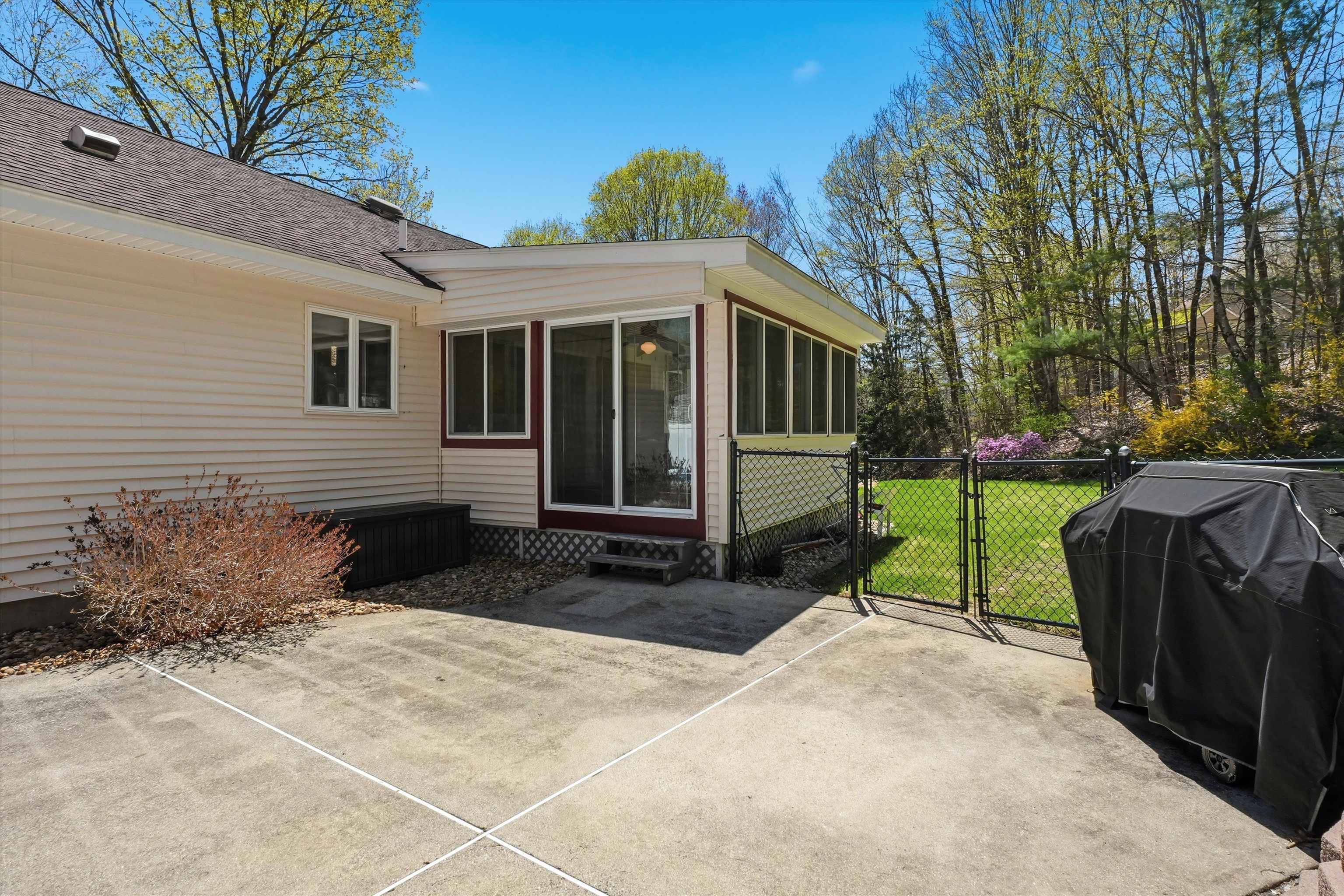 11 Oriole Road Windham, NH 03087 - Photo 48 of 52