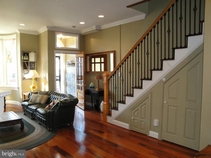 37 R Street Northwest Washington, DC 20001 - Photo 2 of 30 Interior (General)