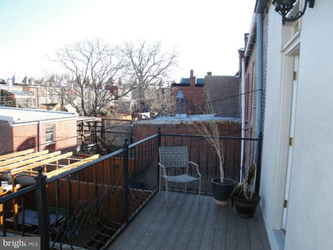 37 R Street Northwest Washington, DC 20001 - Photo 28 of 30 Deck off Rear MBR