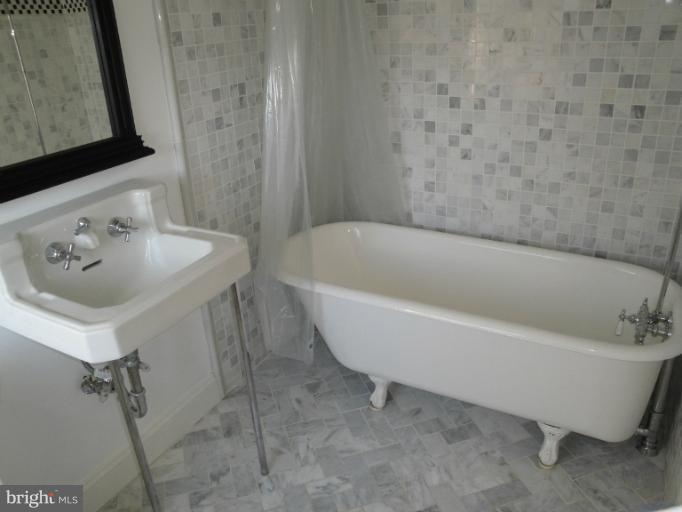 37 R Street Northwest Washington, DC 20001 - Photo 10 of 30 Front MBA w/ Marble