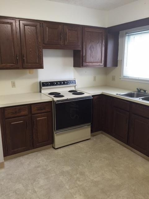 1463 Country Club Road Columbus, OH 43227 - Photo 4 of 11 Gallery Image 4