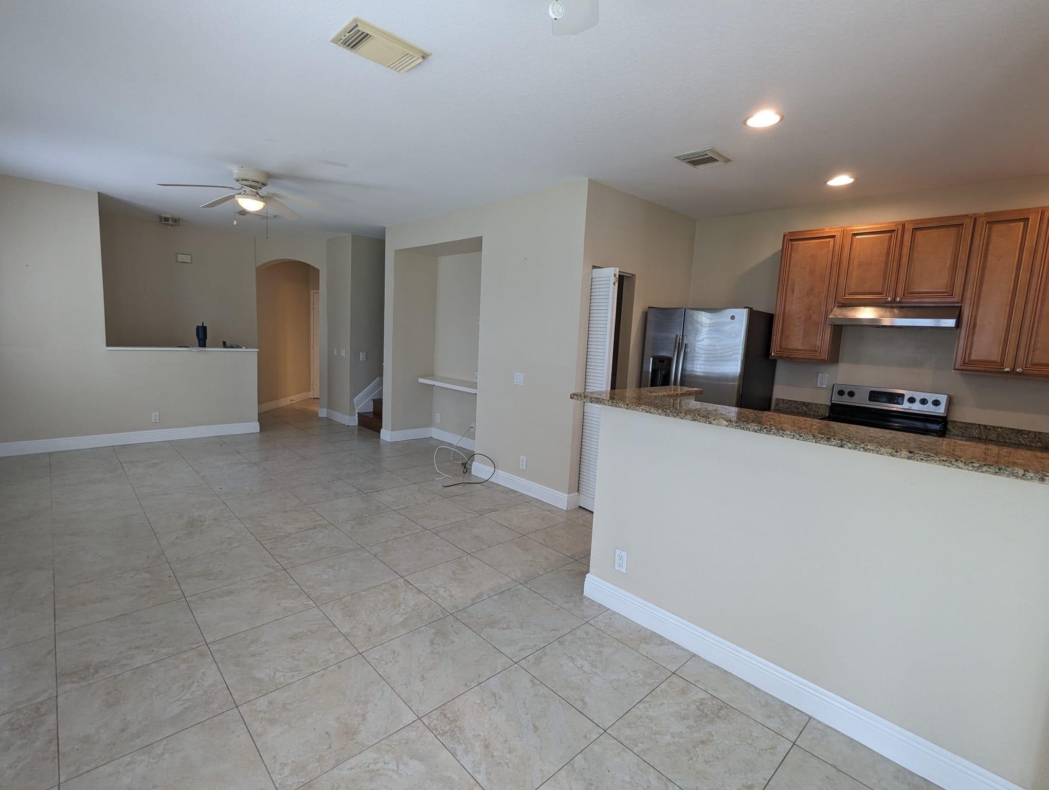 3189 Laurel Ridge Circle Riviera Beach, FL 33404 - Photo 4 of 20 f54d9f3a-9408-4ab9-ad8a-5c13adff3de3