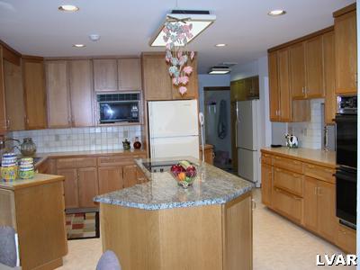 162 Wedgewood Road Bethlehem, PA 18017 - Photo 6 of 19 Gallery Image 6