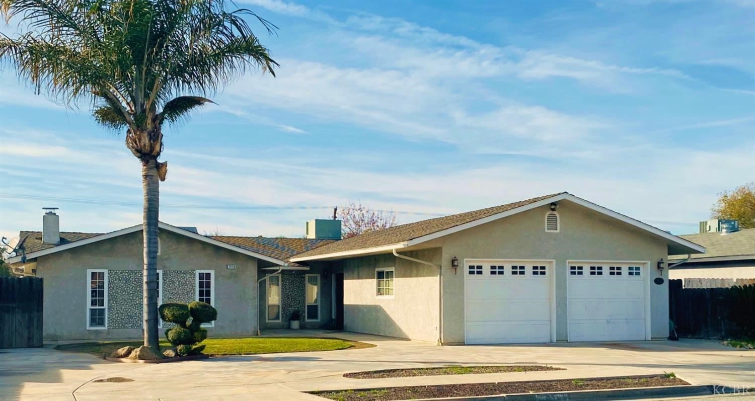 2958 Merlan Way Hanford, CA 93230 - Photo 1 of 25 Gallery Image 1