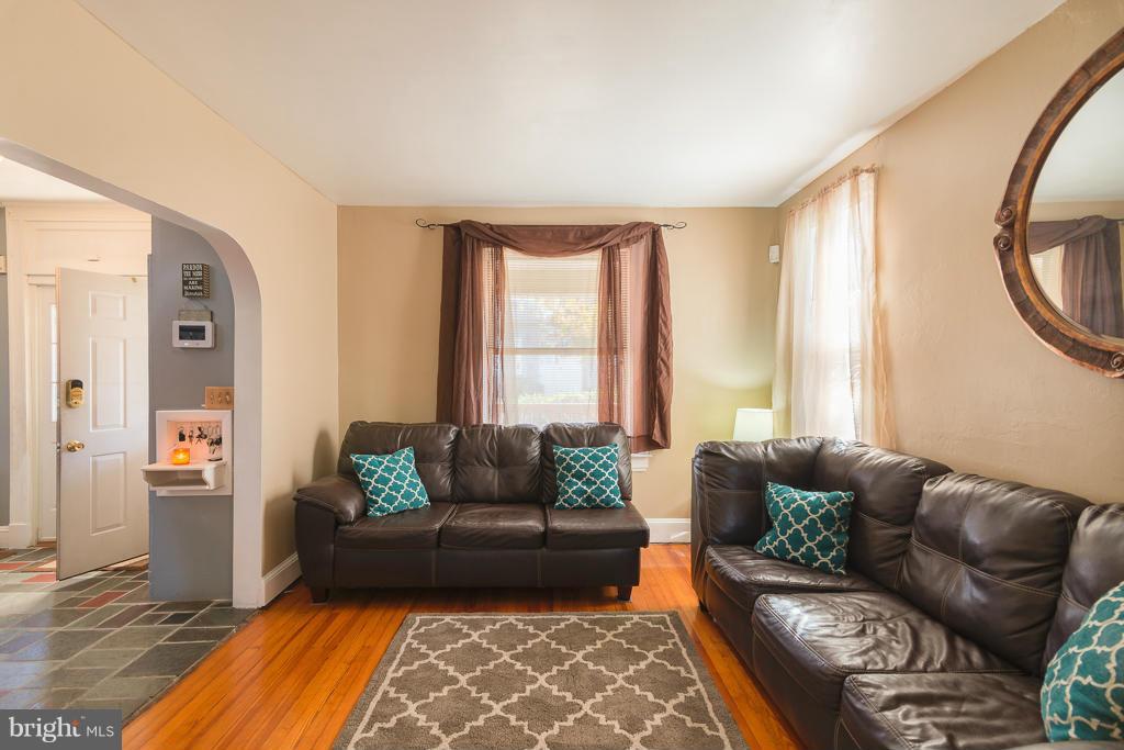 5014 Morello Road Baltimore, MD 21214 - Photo 11 of 29 a living room with furniture and a window