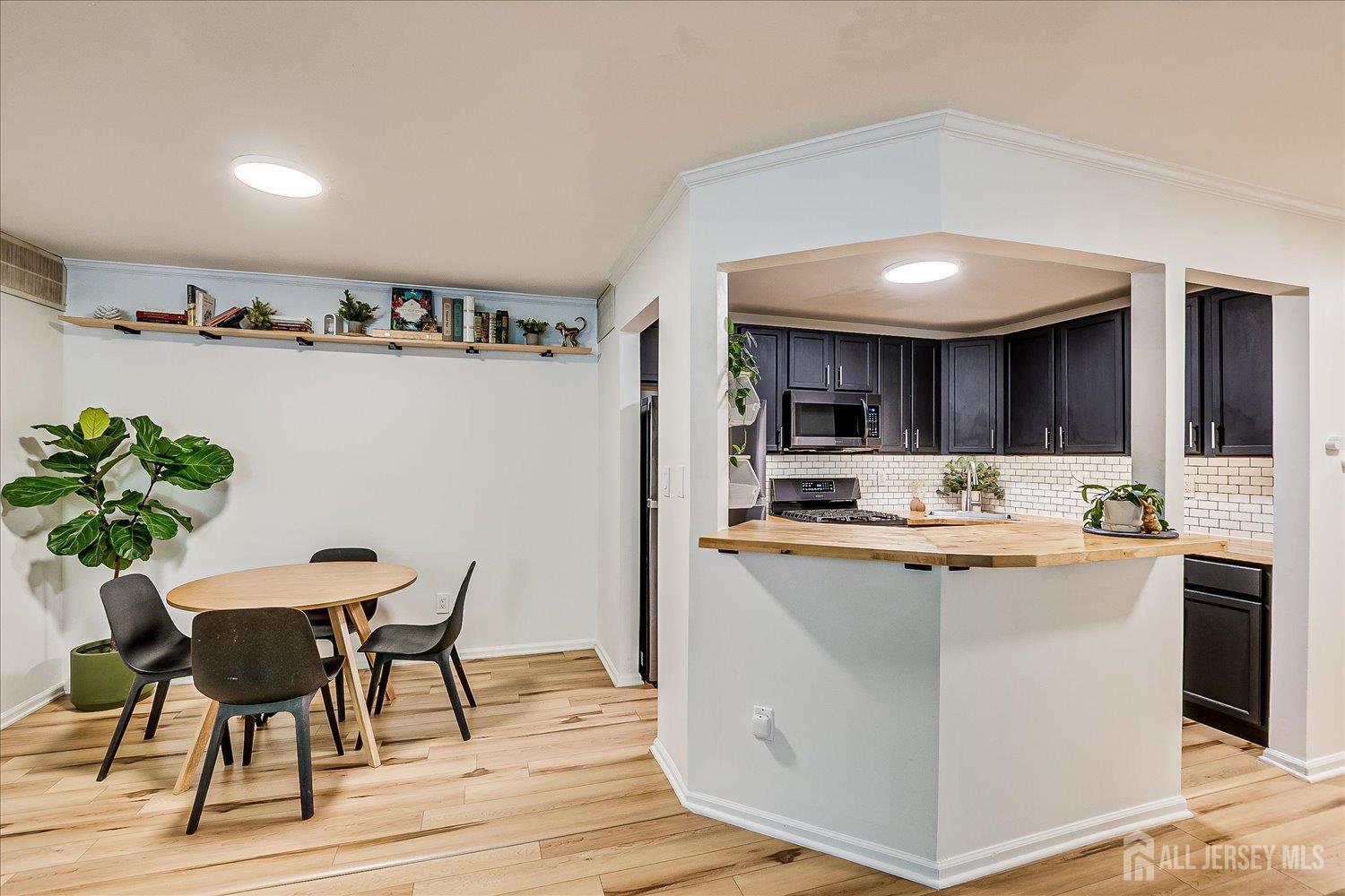 2701 Ridgefield Court Helmetta, NJ 08828 - Photo 13 of 39