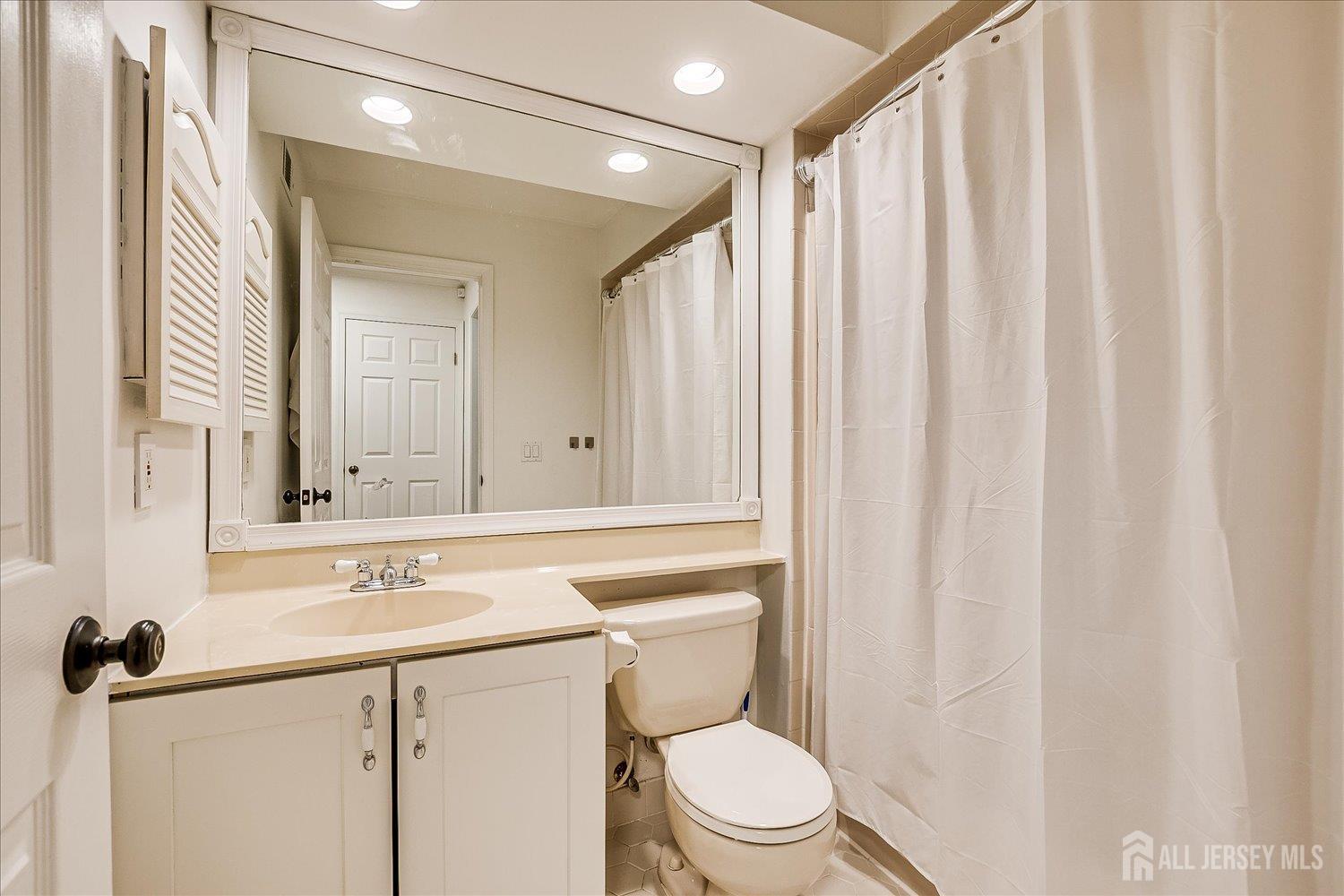 2701 Ridgefield Court Helmetta, NJ 08828 - Photo 32 of 39
