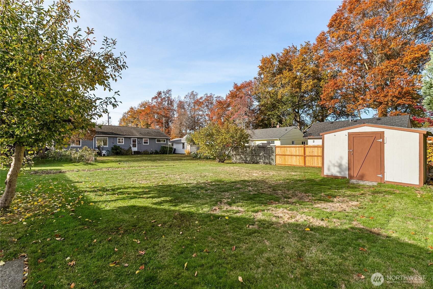 1510 E Street Lynden, WA 98264 - Photo 32 of 32 a view of a field with large trees