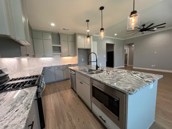 $2,295 | 1703 Quincy Avenue, Lubbock, TX 79416