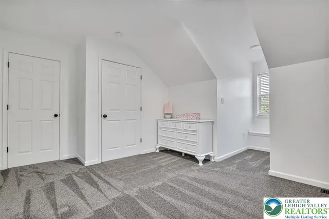 a picture of a wall with a white wall and a white wall