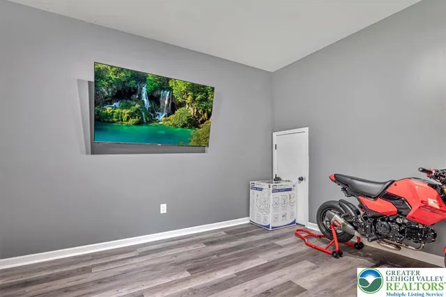 $449,900 | 401 Pierce Lane, East Stroudsburg, PA 18301