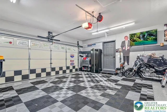 $449,900 | 401 Pierce Lane, East Stroudsburg, PA 18301