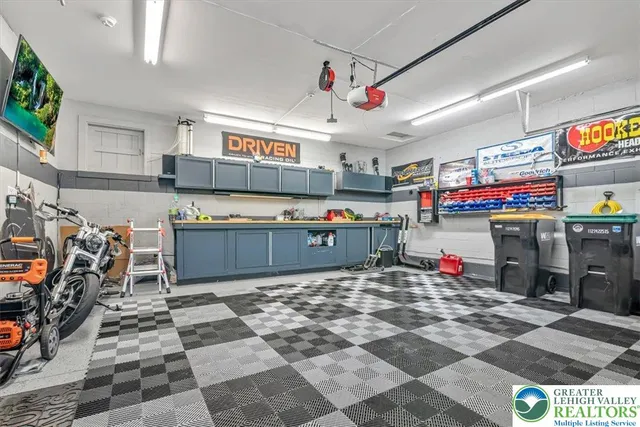 $449,900 | 401 Pierce Lane, East Stroudsburg, PA 18301