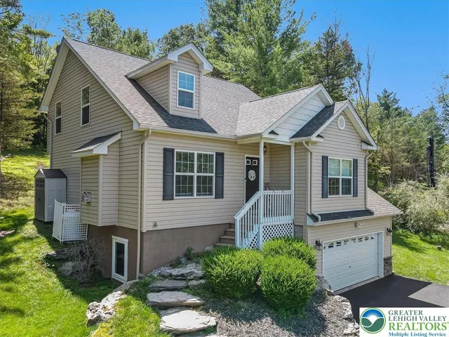 $449,900 | 401 Pierce Lane, East Stroudsburg, PA 18301