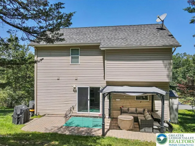 $449,900 | 401 Pierce Lane, East Stroudsburg, PA 18301