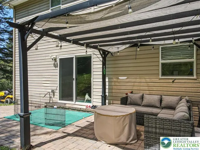 $449,900 | 401 Pierce Lane, East Stroudsburg, PA 18301