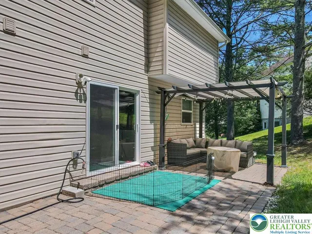 $449,900 | 401 Pierce Lane, East Stroudsburg, PA 18301