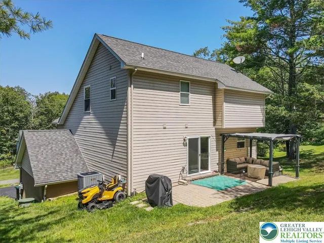 $449,900 | 401 Pierce Lane, East Stroudsburg, PA 18301