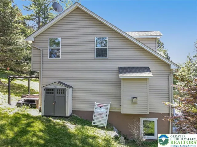 $449,900 | 401 Pierce Lane, East Stroudsburg, PA 18301