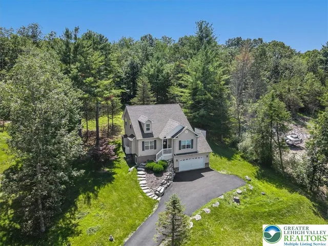 $449,900 | 401 Pierce Lane, East Stroudsburg, PA 18301