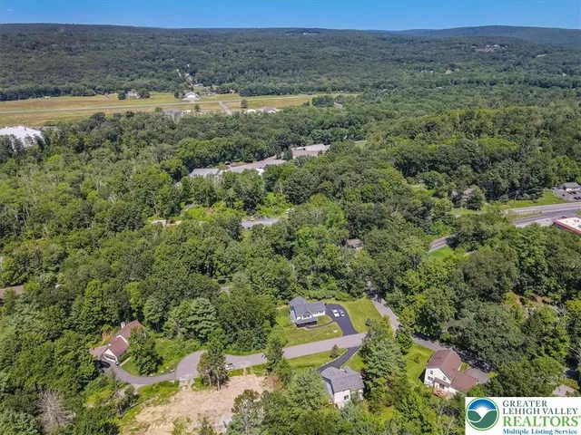 $449,900 | 401 Pierce Lane, East Stroudsburg, PA 18301