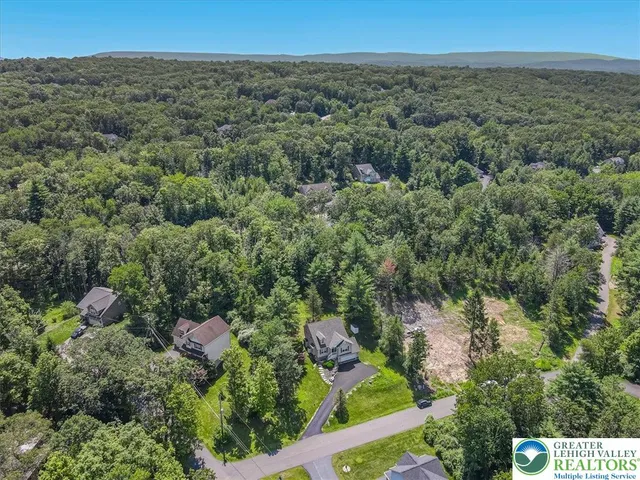 $449,900 | 401 Pierce Lane, East Stroudsburg, PA 18301