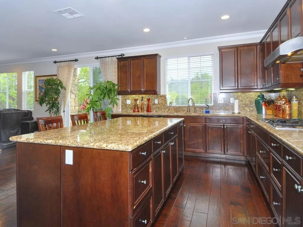 2421 Mica Road Carlsbad, CA 92009 - Photo 17 of 40 Gallery Image 17
