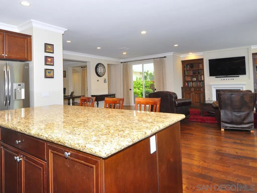 2421 Mica Road Carlsbad, CA 92009 - Photo 18 of 40 Gallery Image 18