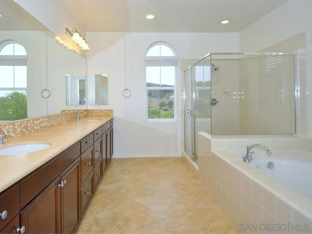 2421 Mica Road Carlsbad, CA 92009 - Photo 25 of 40 Gallery Image 25