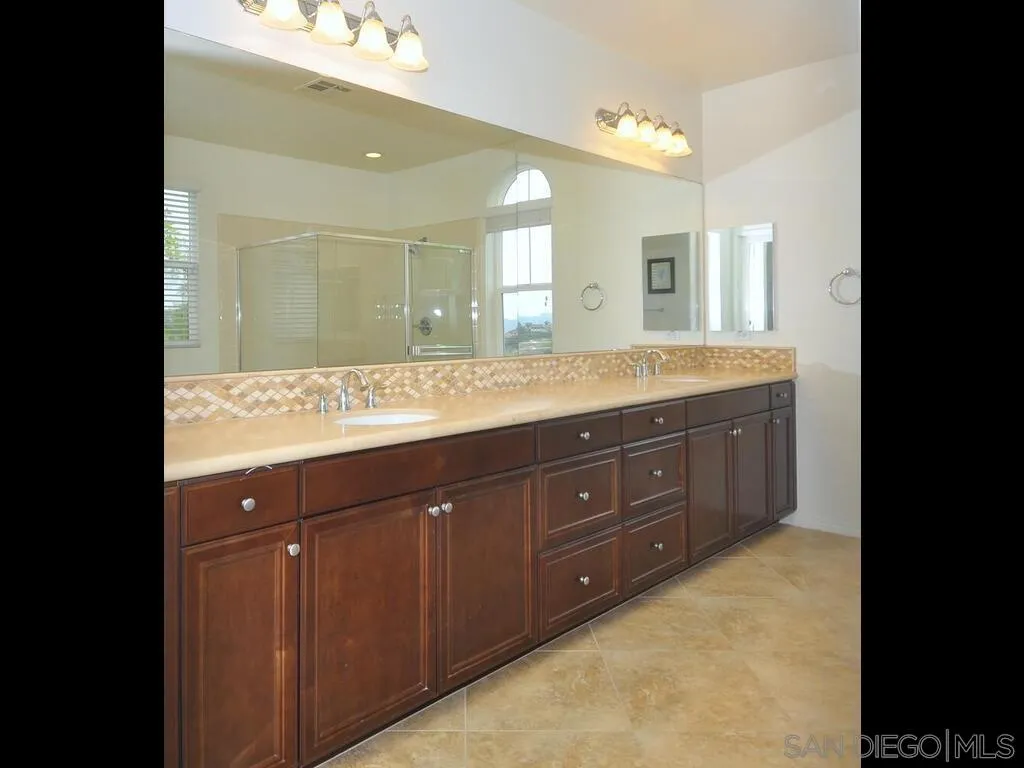2421 Mica Road Carlsbad, CA 92009 - Photo 28 of 40 Gallery Image 28