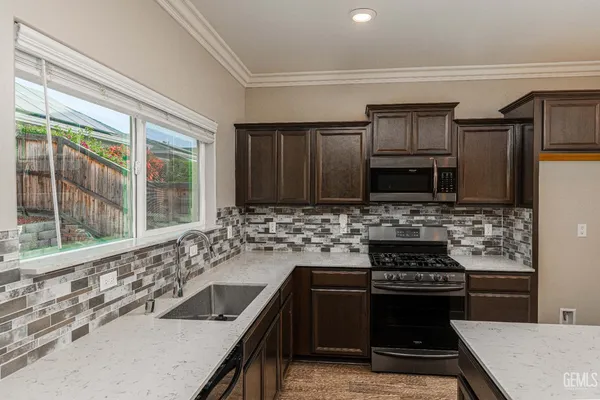 $415,000 | Undisclosed Address, Shafter, CA 93263