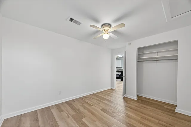 $900 | 105 Clear Lake Road, Unit C, Highlands, TX 77562