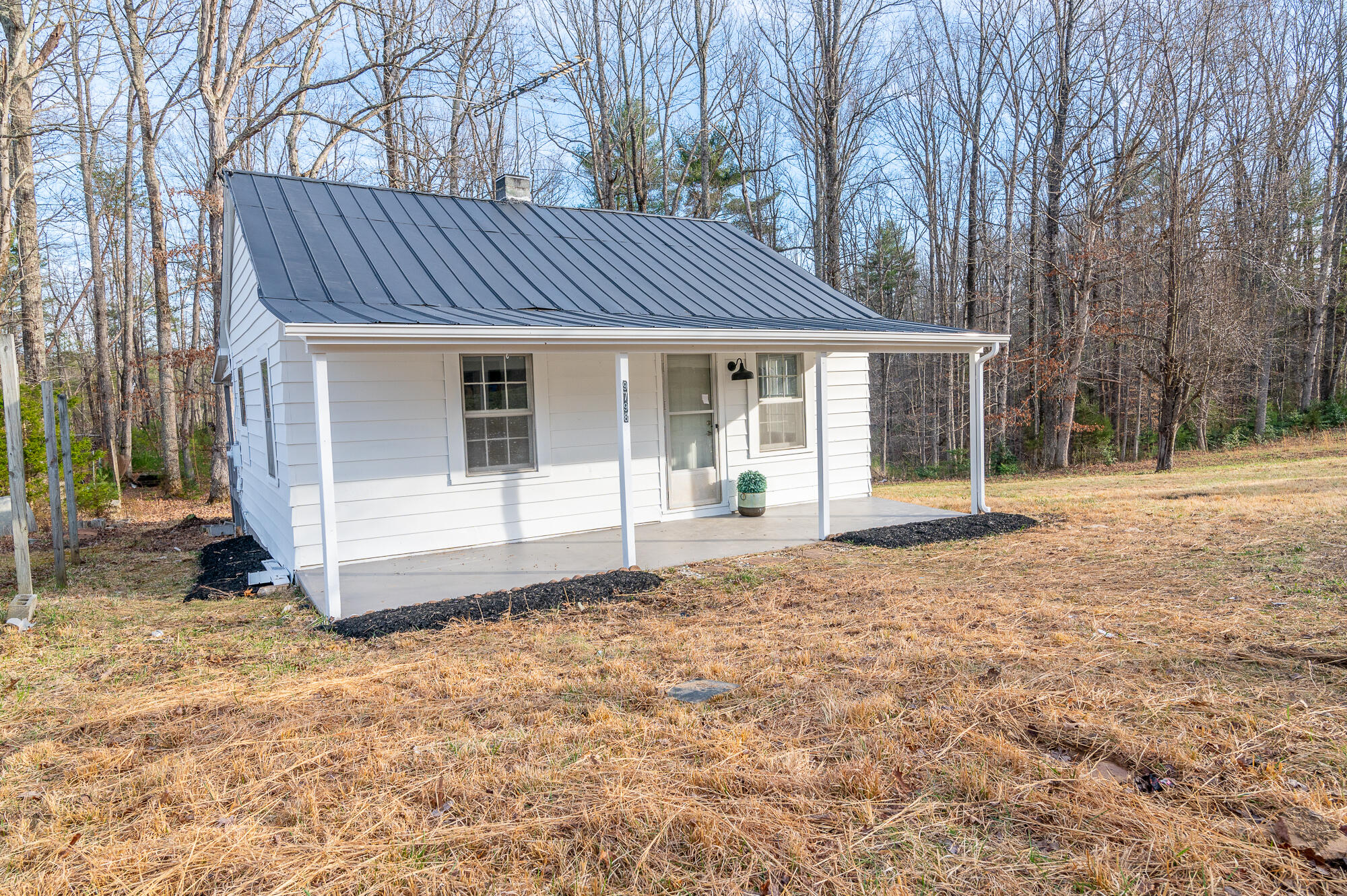 9798 Henry Road Henry, VA 24102 - Photo 1 of 17 DSC_4734