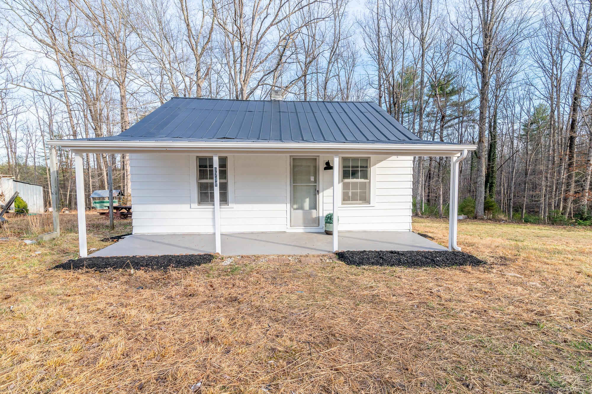 9798 Henry Road Henry, VA 24102 - Photo 2 of 17 DSC_4730