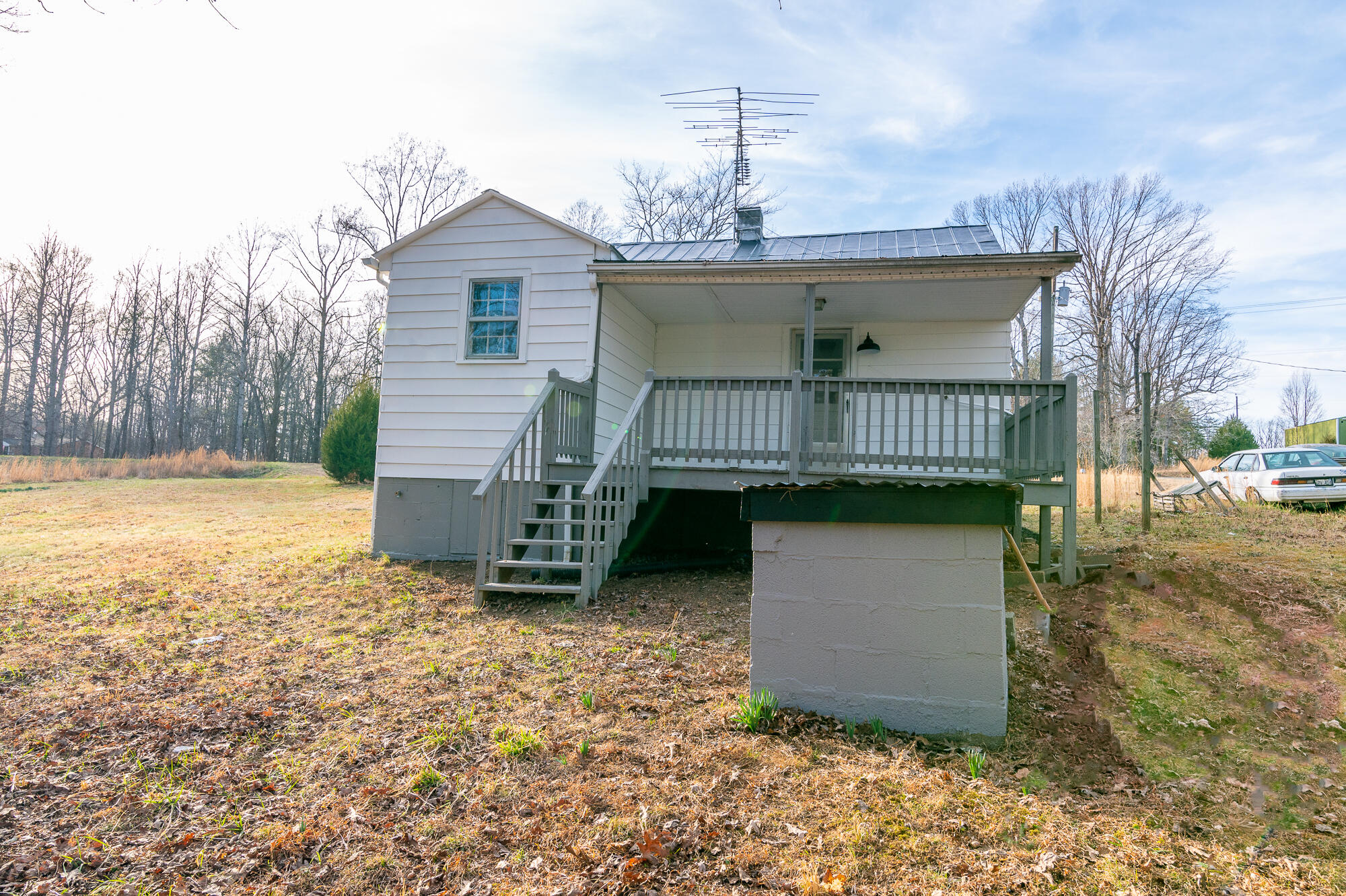 9798 Henry Road Henry, VA 24102 - Photo 4 of 17 DSC_4744