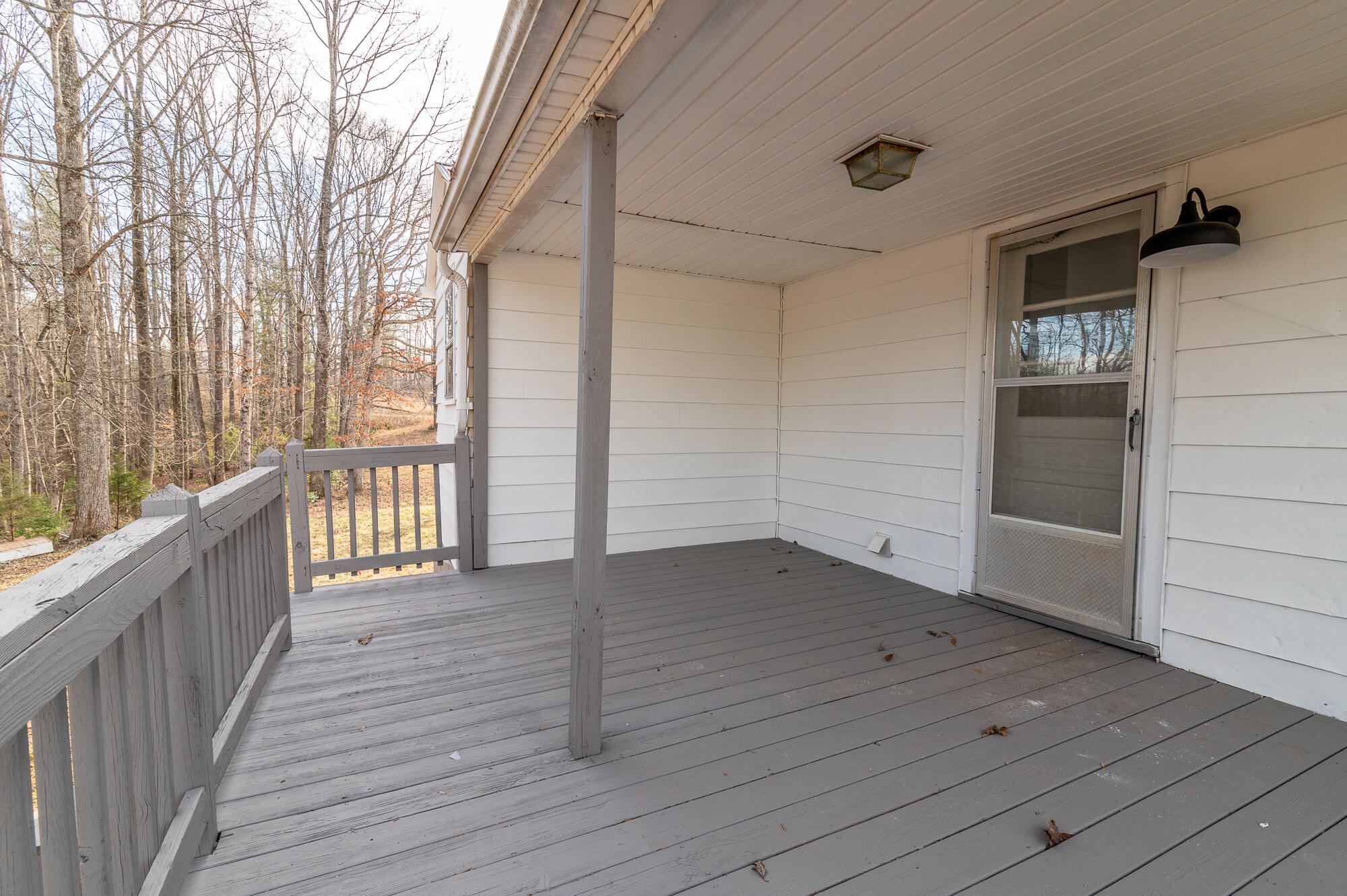 9798 Henry Road Henry, VA 24102 - Photo 9 of 17 DSC_4737