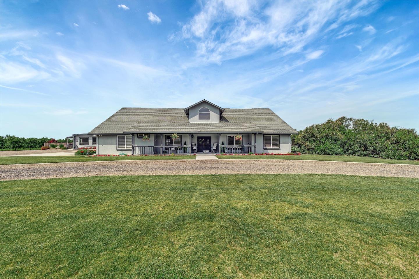 10055 South Henry Road Farmington, CA 95230 - Photo 2 of 98 Gallery Image 2