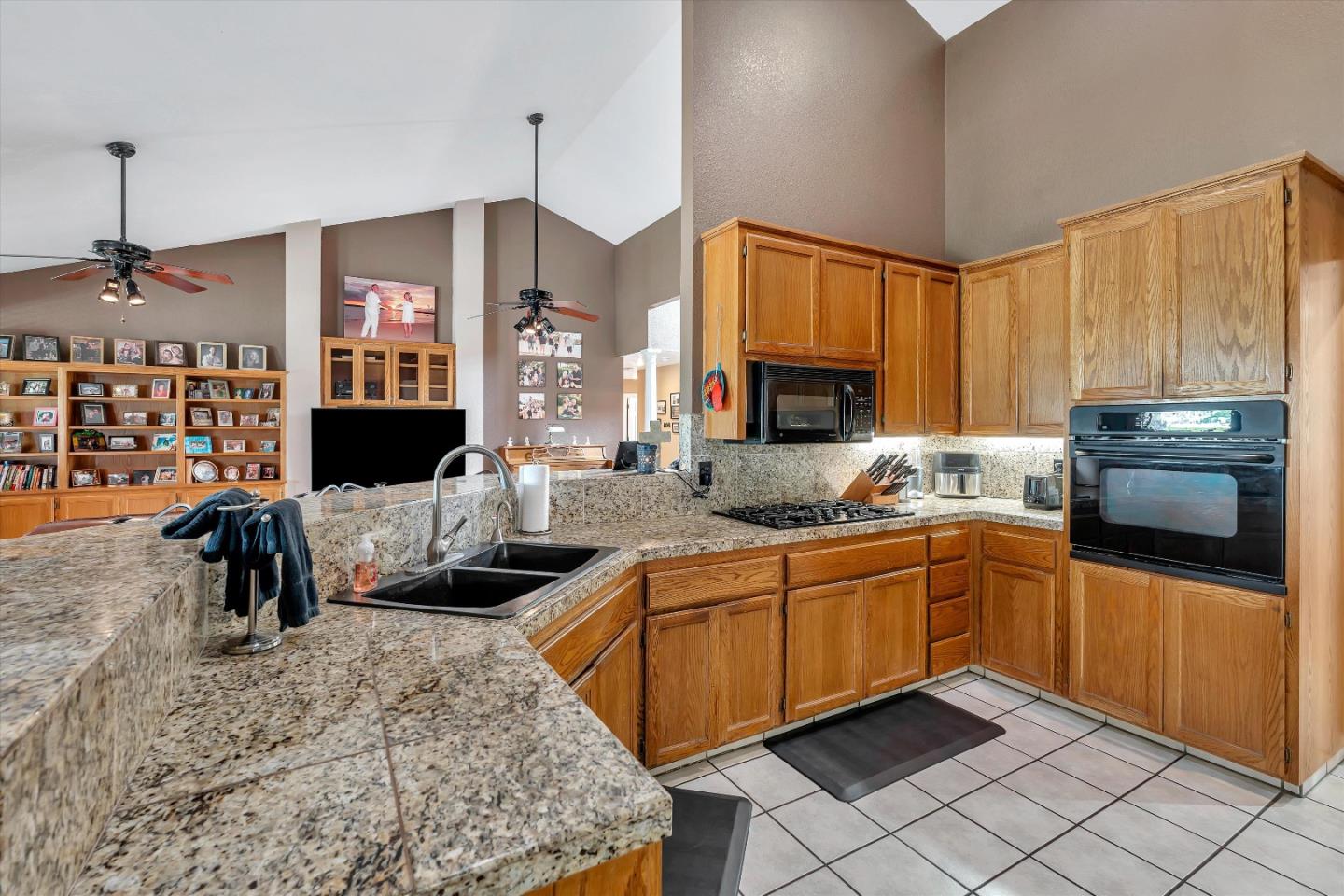 10055 South Henry Road Farmington, CA 95230 - Photo 22 of 98 Gallery Image 22