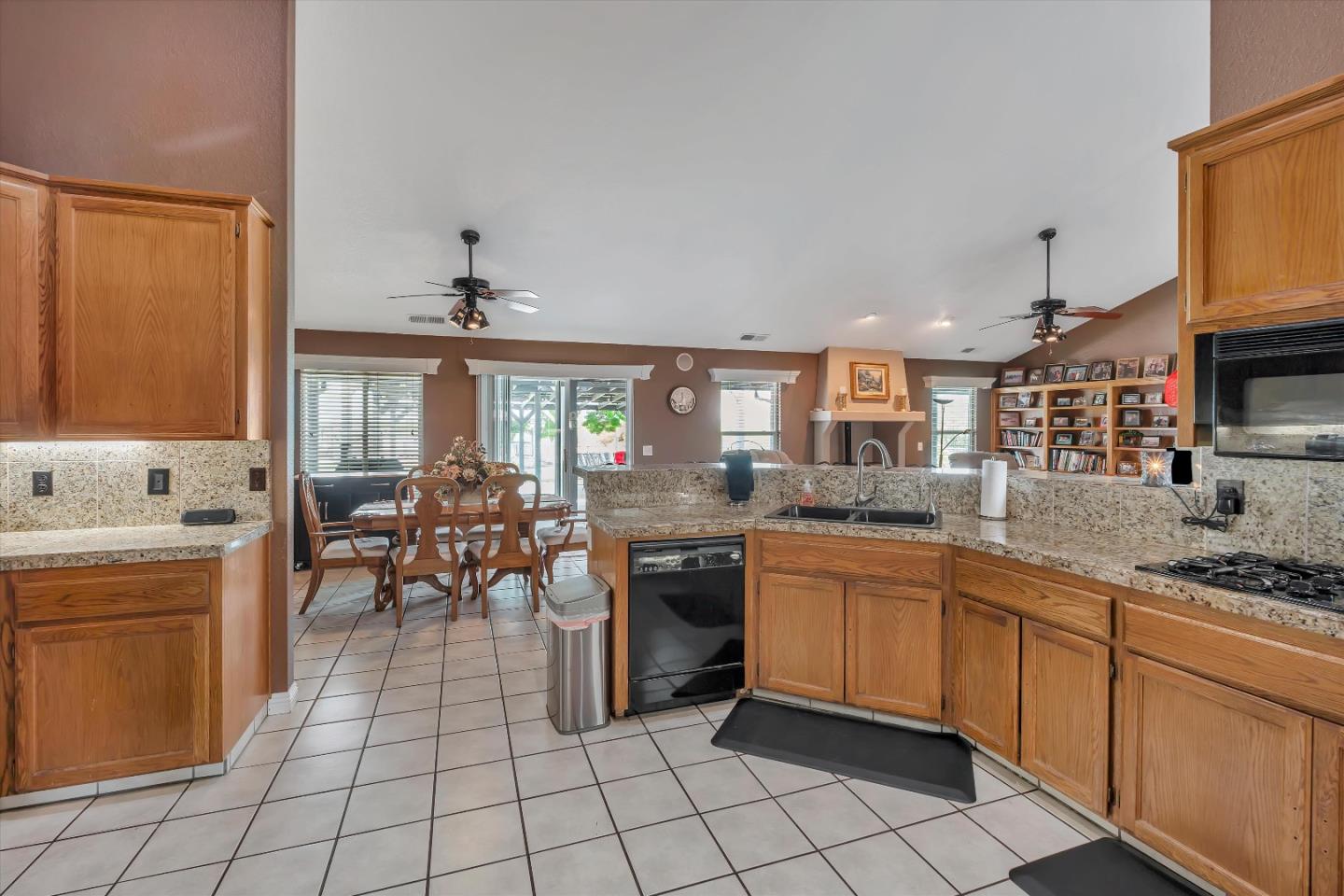 10055 South Henry Road Farmington, CA 95230 - Photo 24 of 98 Gallery Image 24