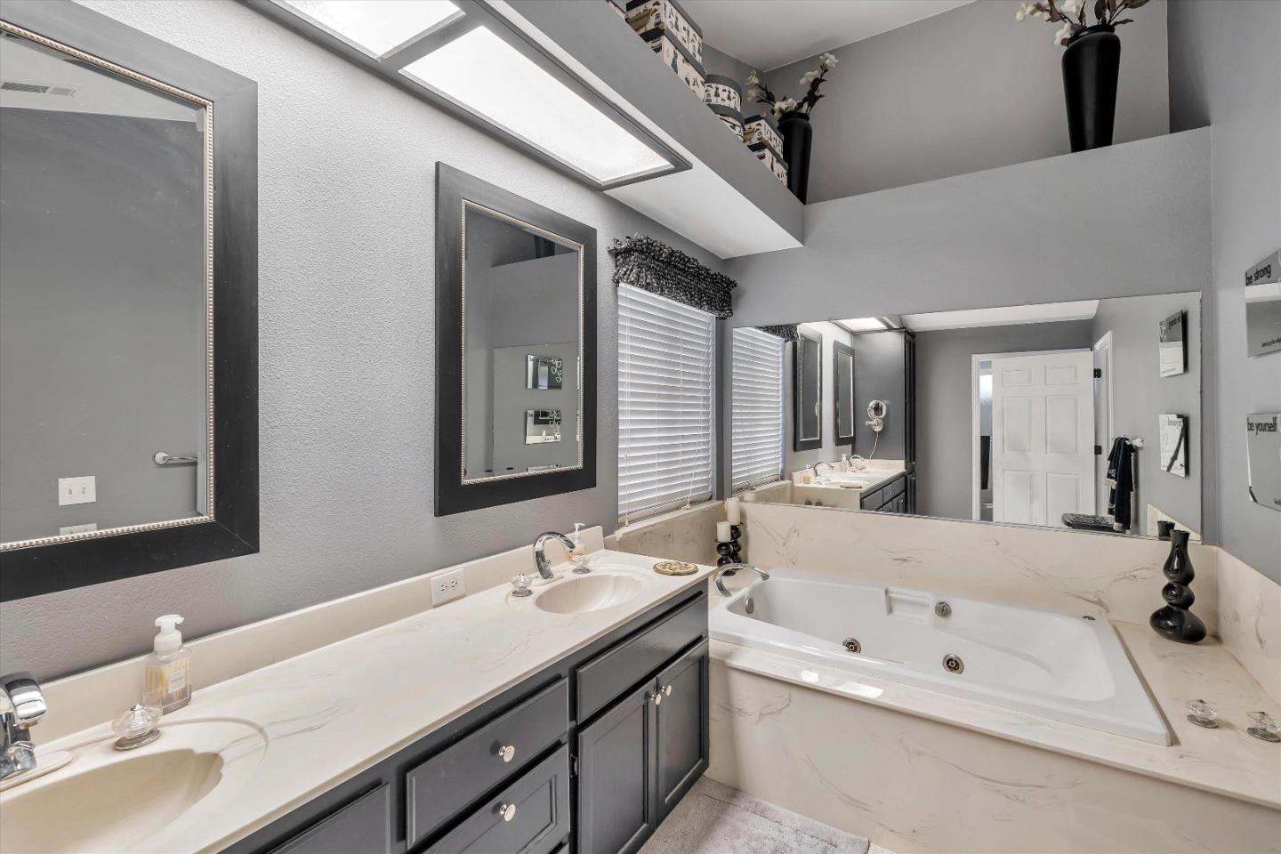 10055 South Henry Road Farmington, CA 95230 - Photo 49 of 98 Gallery Image 49