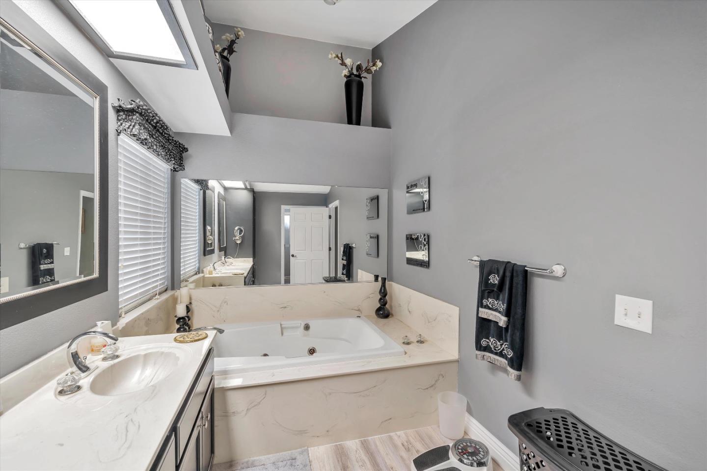 10055 South Henry Road Farmington, CA 95230 - Photo 50 of 98 Gallery Image 50