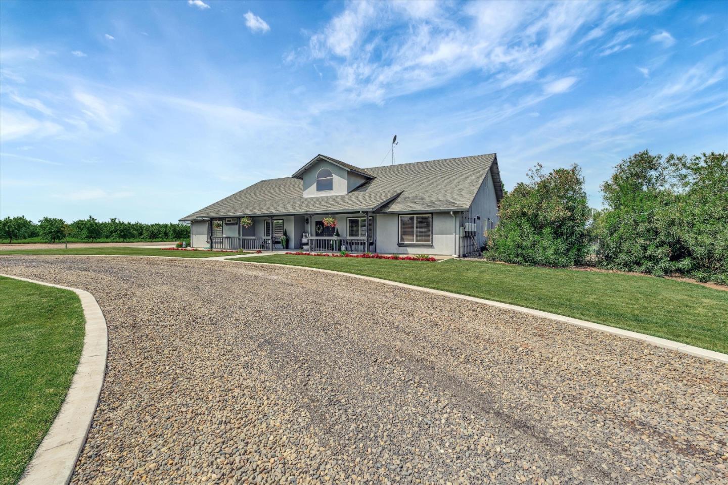 10055 South Henry Road Farmington, CA 95230 - Photo 6 of 98 Gallery Image 6
