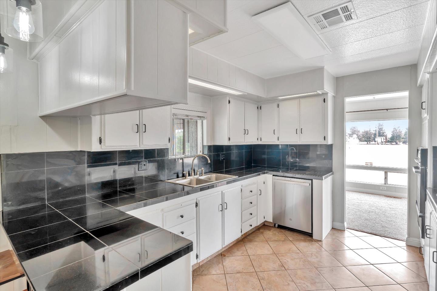 10055 South Henry Road Farmington, CA 95230 - Photo 61 of 98 Gallery Image 61