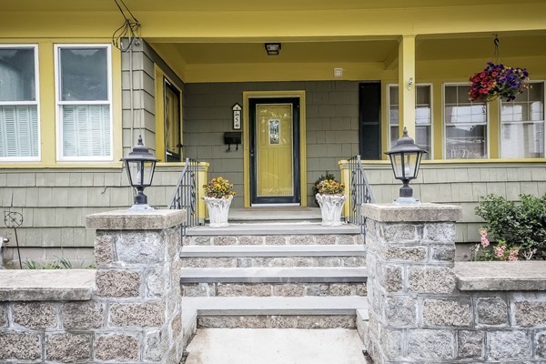 5 Elizabeth Road Gloucester, MA 01930 - Photo 3 of 28 Gallery Image 3