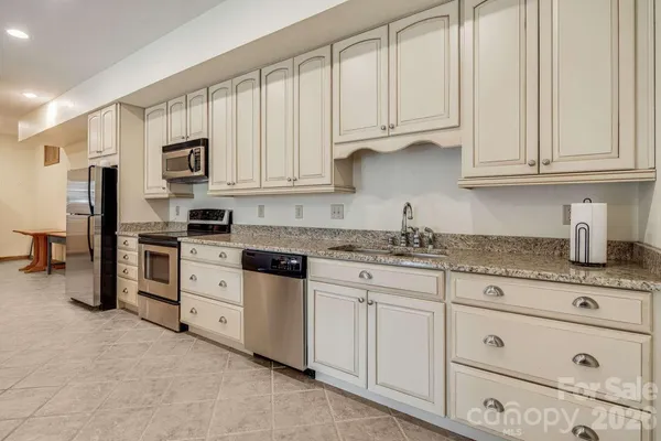 $600,000 | 20 Stony Crest Drive, Spruce Pine, NC 28777
