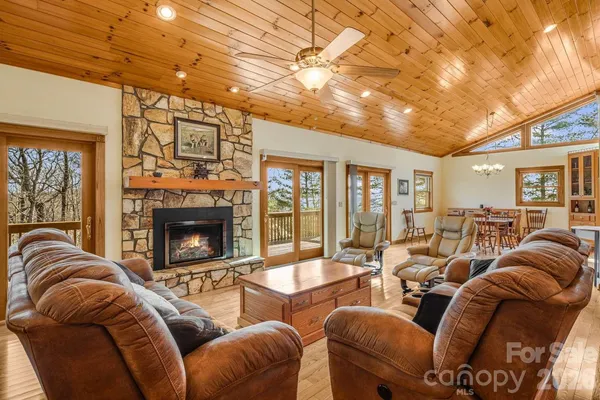 $600,000 | 20 Stony Crest Drive, Spruce Pine, NC 28777