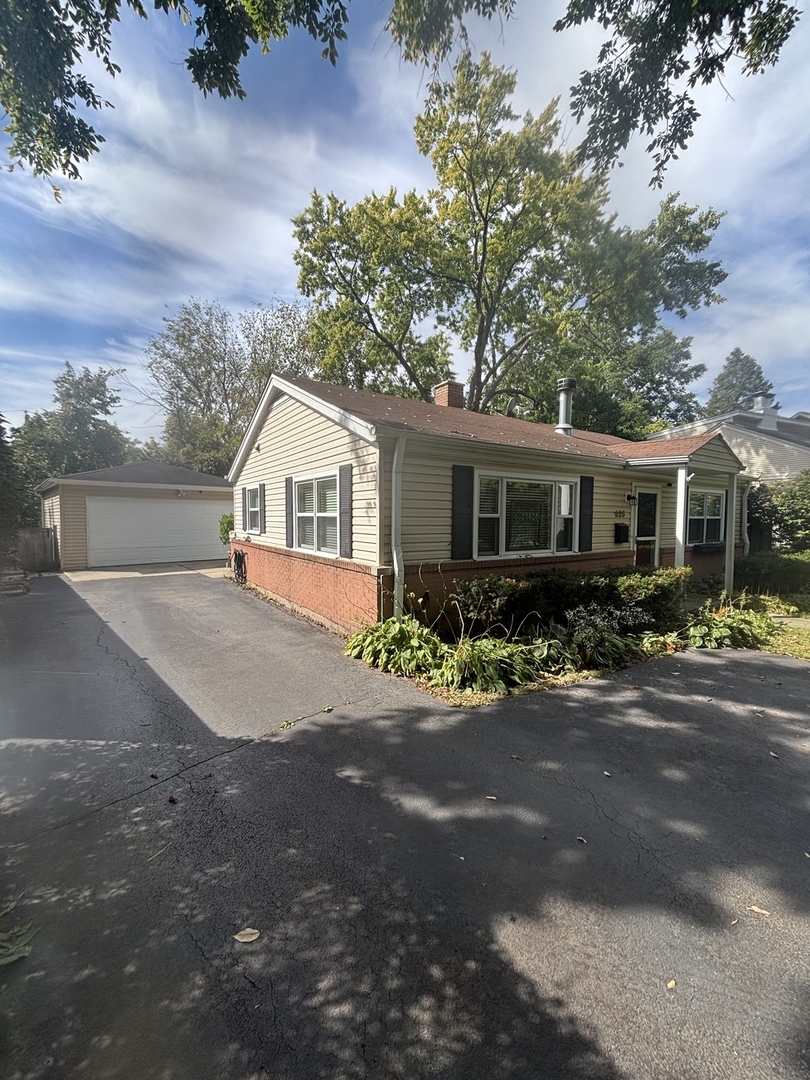 926 Cedar Street Deerfield, IL 60015 - Photo 2 of 5